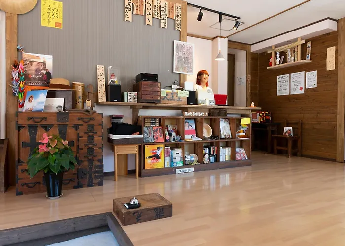 おせっかいゲストハウス 昭和の寅や